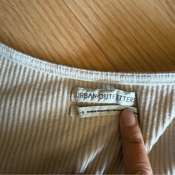 Urban Outfitters Light Ribbed Crop Top Large - Picture 2 of 6